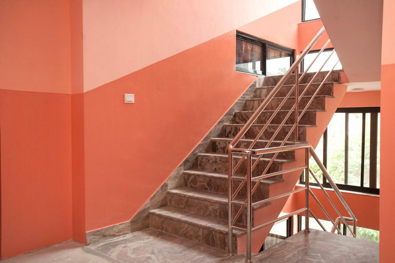 Hotel Crossroads Katmandu Zewnętrze zdjęcie